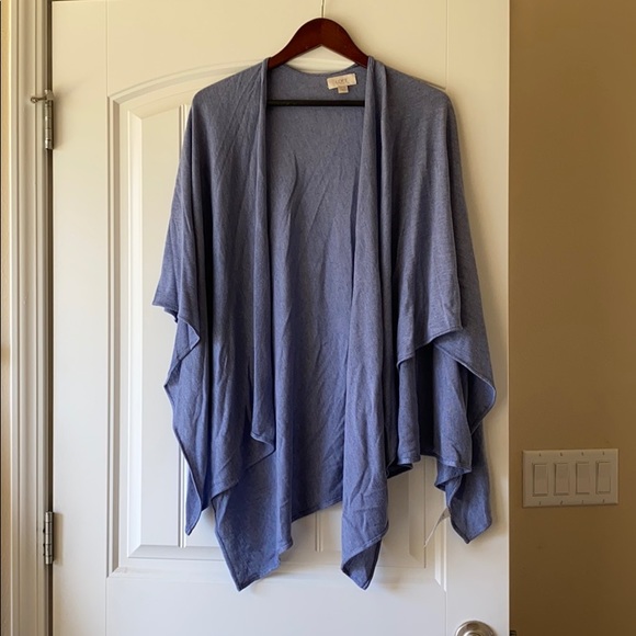 travel wrap with sleeves